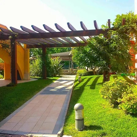 Manerba Del Garda Resort Ξενοδοχείο 4*
